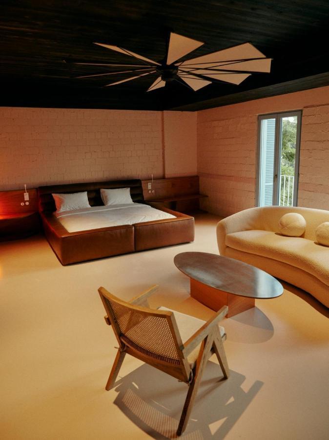 Rooms Hotel Батумі Екстер'єр фото