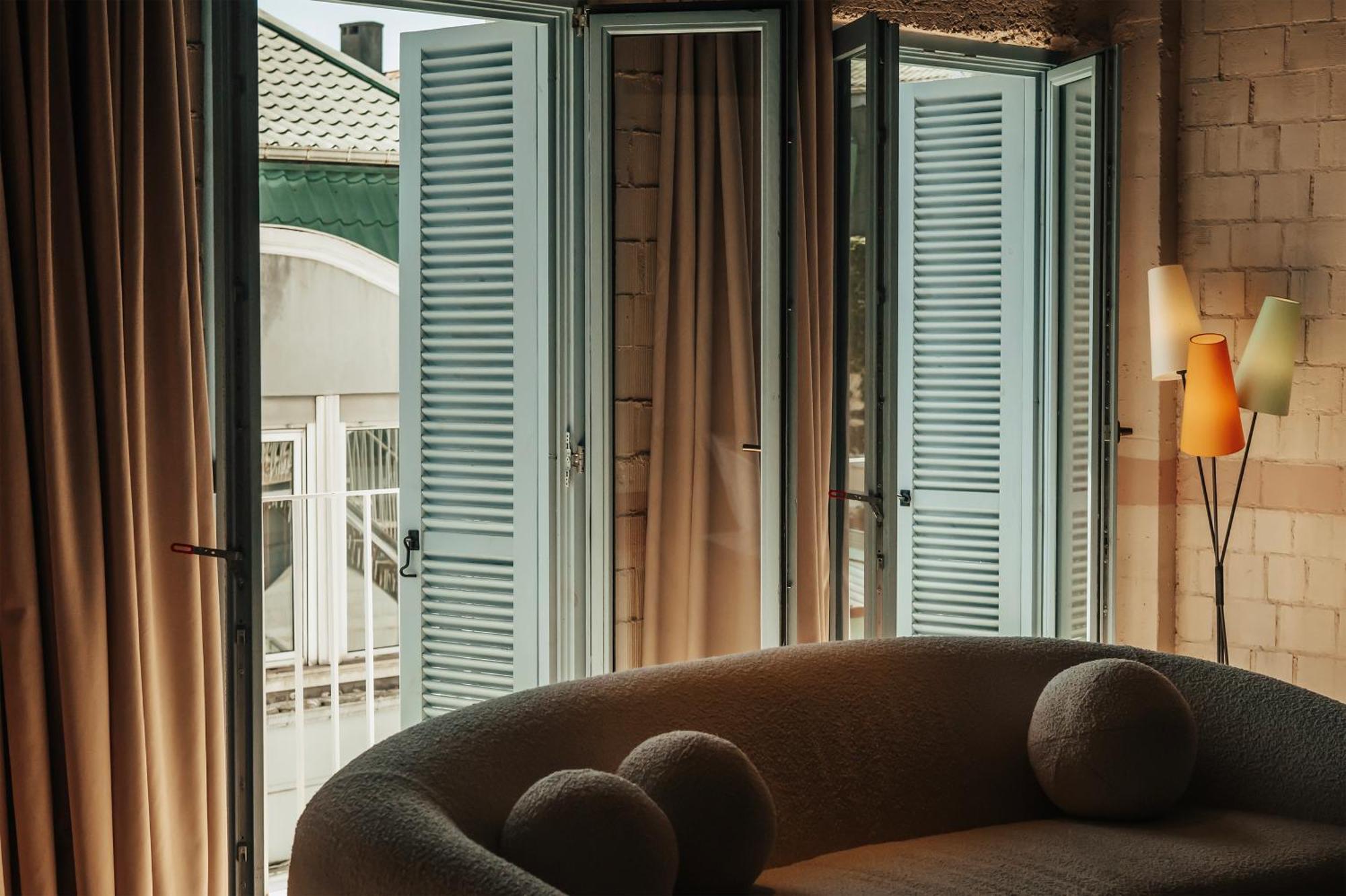 Rooms Hotel Батумі Екстер'єр фото